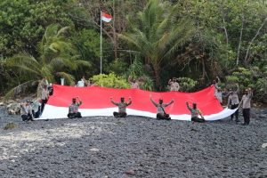 Di Luar Karang Singa, Polsek Bintan Timur Patroli ke Pulau Sentut