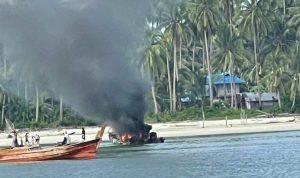 Speedboat Pengantar Pasien Covid-19 Terbakar, Perawat Mencemplung ke Laut
