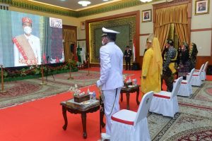 Detik-detik Proklamasi: Ansar dan Marlin Serasi Pakai Busana Melayu, Presiden Kenakan Busana Pepadun