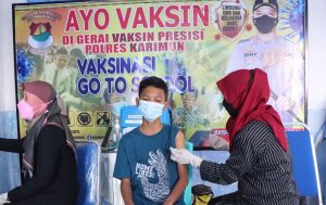 Vaksinasi Polres Karimun Menargetkan 2.675 Pelajar