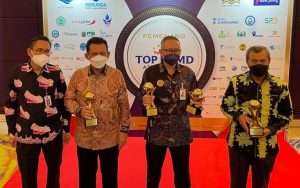 Gubernur Kepri dan Gubernur Riau Terima Top Pembina BUMD Award 2021, Bank RiauKepri?