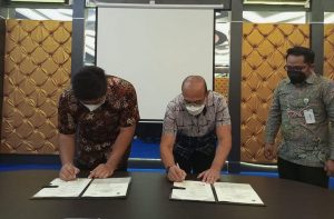 Plt Bupati Bintan Teken MoU BPJS Ketenagakerjaan bagi RT/RW