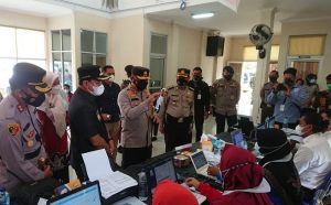 Kapolda Riau Turun Tangan Meninjau Vaksinasi Pelajar di Kuantan Singingi