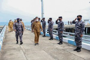 Gubernur Kepri Meninjau Pos Pertahanan TNI di Pulau Terdepan NKRI