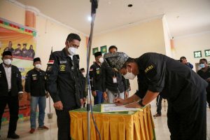 Ansar Ahmad Mengukuhkan Pengurus Gemawa Kepri