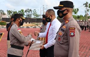 54 Personel Polres Bintan Terima Reward Jelang Pengamanan Nataru