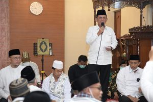 Gubernur Kepri Menerima 10 Ribu Alquran dari Yayasan Amirul Ummah Indonesia