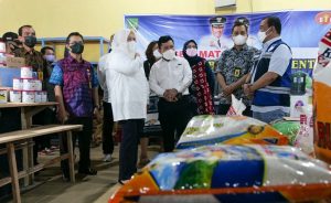 Wagub Kepri Tinjau Operasi Pasar Minyak Goreng di Batam, Disediakan 6 Ribu Paket