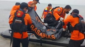 Tragedi Nelayan Tenggelam di Pulau Basing: Basarnas Menemukan Ayah dan Anak Tak Bernyawa