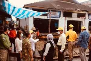 Tinjau Lokasi yang Ambruk, Cen Sui Lan: Pasar Baru Tanjungpinang Segera Dibangun