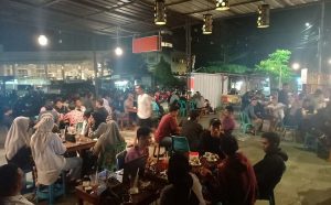 Air Minum Gunung Daik dan Coto Makassar Jadi Hidangan Istimewa di Kedai Kopi Rakyat