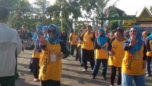 Ansar Ahmad Ikut Berlenggak-lenggok di Reuni Akbar SMA Negeri 2 Tanjungpinang