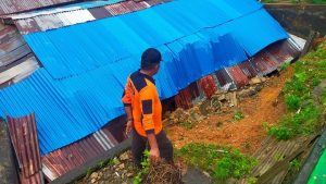 Tanah Longsor dan Banjir Menghantam Bintan Timur, Seorang Warga Dirawat ke RSUD