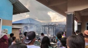 Rumah Majuna Si Janda Tua Terbakar, BPBD Bintan Bantu Logistik