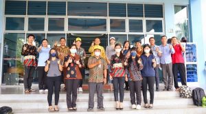 Cen Sui Lan Bantu Bus untuk Sekolah Maitreyawira Tanjungpinang