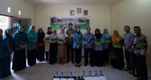 Mewujudkan P2L, Kelompok Wanita Tani di Bintan Diberi Bibit Cabai