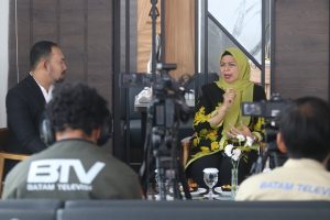 Dewi Kumalasari Jadi Narsum di Acara Talk Show Bersama Batam TV