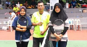 Tenis Lapangan: Batam Perak, Bintan Meraih Emas dari Nomor Beregu Putri