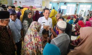 Jelang Tahun Baru, 3.183 Keluarga di Bintan Dapat Bantuan Sembako dari Gubernur Kepri