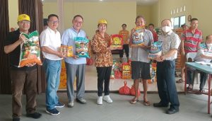 Cen Sui Lan Bersama Yayasan Bhakti Sasana Menyalurkan Bansos Imlek 2023 Paket Jumbo di Kijang