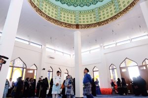 Rahma Meresmikan Masjid Nur Ar Rahmah Quran Center, Langsung Digunakan untuk Salat Jumat
