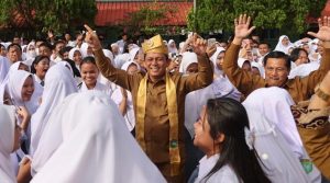 Gubernur Kepri Meresmikan 2 RKB Senilai Rp548 Juta untuk SMA Negeri 2 Karimun