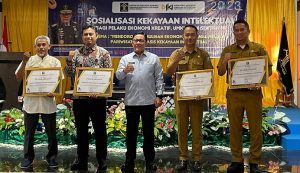 Teh Tarek Mengantarkan Disbudpar Tanjungpinang Meraih Penghargaan dari Kemenkum dan HAM