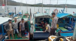 Kronologi Dua Nelayan Tambelan Selamat Setelah Pompong Dihantam Gelombang dan Tenggelam