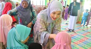 Hafizha Rahmadhani Berbagi Kebahagiaan dengan Anak Panti Asuhan
