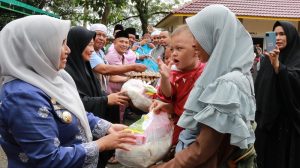 Rahma Menyerahkan 1.047 Paket Sembako dari Zakat ASN Pemko Tanjungpinang