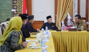 Ansar Ahmad dan Pengurus LAM Kepri Mendiskusikan Pelestarian Adat Melayu