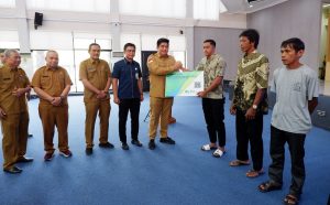 Foto Bupati Bintan Me-launching Bantuan Iuran BPJS Ketenagakerjaan bagi Pekerja Bukan Penerima Upah 2023