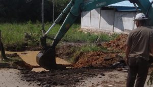 Pemberitahuan, Ada Pembangunan Box Culvert di Desa Lancang Kuning, Arus Kendaraan Dialihkan