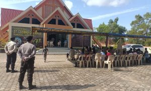 Lagi, Personel Polres Bintan Mengamankan Ibadah Umat Nasrani