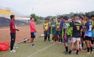 Bona Simanjuntak Menyeleksi 35 Pemain U-20 Tanjungpinang dan Bintan