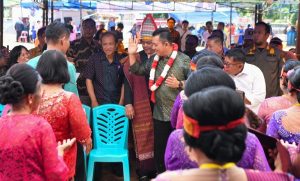Ansar Jadi Gubernur Pertama Menghadiri HUT Gereja HKBP Rogate Kijang
