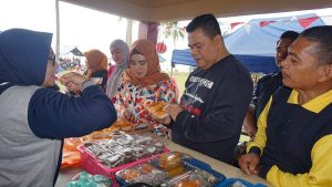 Sekda Bintan Membuka Festival Kuliner Tradisional di Pantai Dugong Trikora