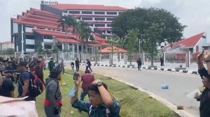 Kantor BP Batam Diserang Massa, Mahasiswa Demo di Tanjungpinang, Konflik Rampang Diselesaikan Secara Musyawarah