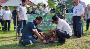 PT Timah Tbk Menanam 180 Bibit Tanaman Produktif di Kecamatan Kundur Barat