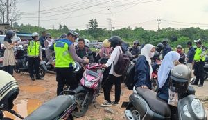 Dianggap Aman Setelah Operasi Zebra, Puluhan Pengendara Tak Pakai Helm, Ditilang Satlantas Polres Bintan