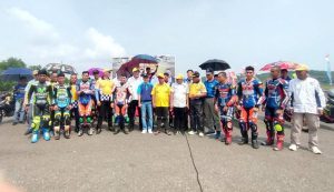 Pj Wali Kota Tanjungpinang Membuka Road Race 2023 di Sirkuit Non Permanen Dompak