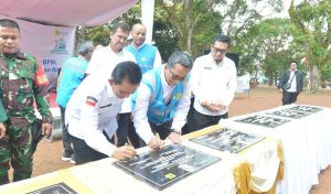 Ansar Ahmad Meresmikan PLTS dan BPBL di Pulau Panjang Batam