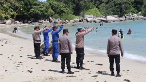 Polres Bintan Menyiagakan 50 Personel di Posko Terpadu Pengamanan Pantai Wisata Trikora