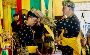 LAM Kota Tanjungpinang Menobatkan Hasan SSos sebagai Dato’ Setia Amanah