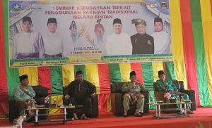 Disbudpar dan LAM Bahas Penggunaan Pakaian Tradisional Melayu Bintan pada Seminar Kebudayaan