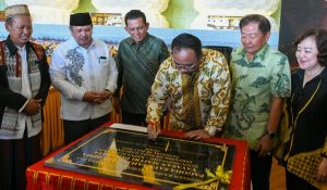Menag RI Menandatangani Prasasti Peresmian Pagoda Tertinggi di Indonesia, Begini Harapan Ansar Ahmad