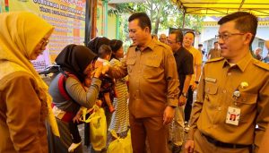 Gubernur Kepri Menyerahkan Bantuan, 523 Nelayan Kota Tanjungpinang Dilindungi BPJS Ketenagakerjaan