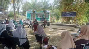 Puluhan Kaum Ibu dari BKMT Meral Barat Diberikan Penyuluhan Hukum