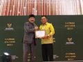 Gubernur Kepulauan Riau Ansar Ahmad Menerima Anugerah Baznas Award 2024