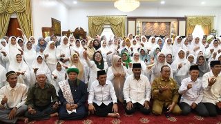Safari Ramadhan ke Karimun, Gubernur Kepri Ansar Ahmad Disambut Ratusan Kaum Perempuan